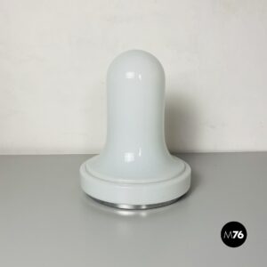 Lampada da tavolo in acciaio e vetro opalino, 1970 ca.