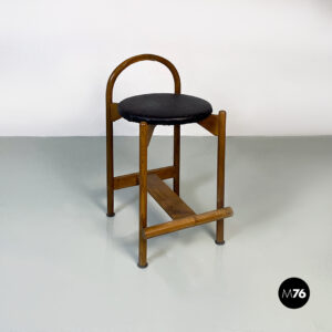 Sgabello in legno e finta pelle marrone, 1970 ca.