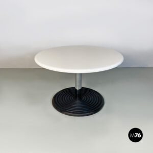 Tavolo da caffè in plastica e ghisa, 1980 ca.