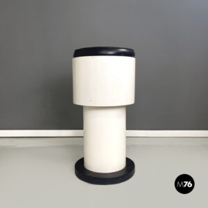 Sgabello in plastica bianca e pelle nera, 1970 ca.