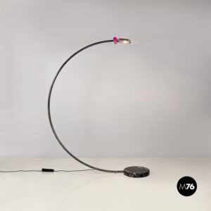 Lampada da terra ad arco in marmo e metallo, 1980 ca.