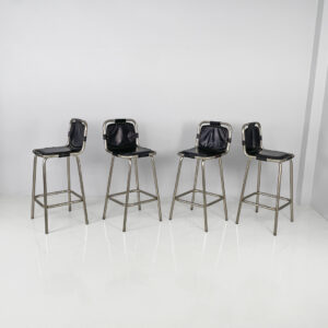 Sgabelli in metallo e pelle nera, 1970 ca.